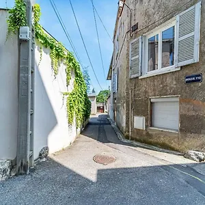 https://studio-marguerite-cosy-2-pers-sainte-foy-ls-lyon.hotels-rhonealpes.com